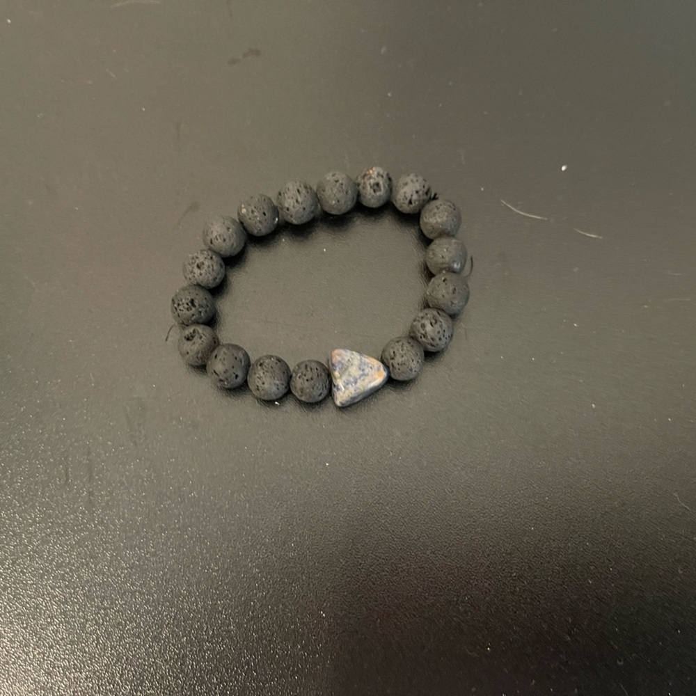 Ruff stone beads with shaped marble centered bracelet